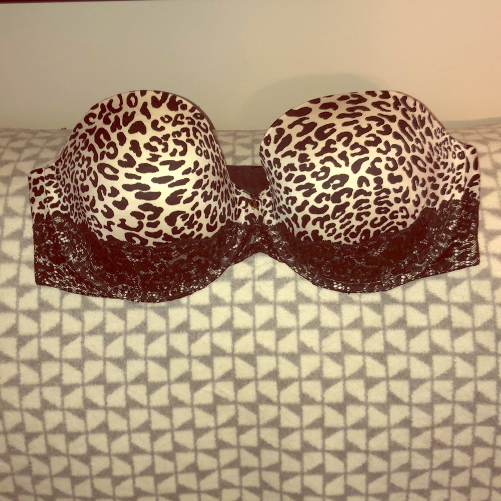Black and white leopard strapless bra